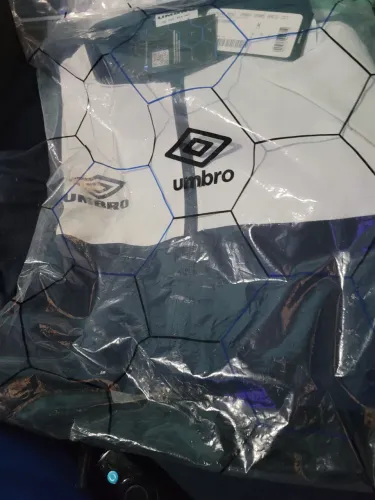 Conjuntos esportivos Kappa,Umbro e Mizuno