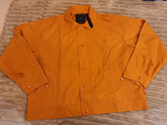 Jaqueta Adidas Premiun - Estilo e Conforto