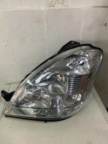 Farol Daily Iveco (esquerdo)