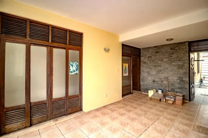 Ampla Casa á venda na Generalíssimo com 4 suítes
