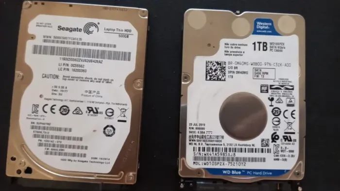 HD 1 Terá WD Slim e 1 HD de 500gb Seagate Slim saúde 100%