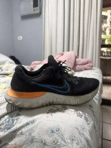 Tênis nike renew original Número 40