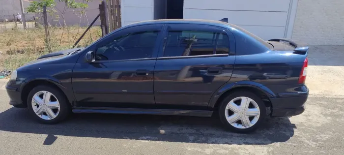 Chevrolet Astra Sedan 2.0/cd/ Expres.gls 2.0 8V 4P 2000