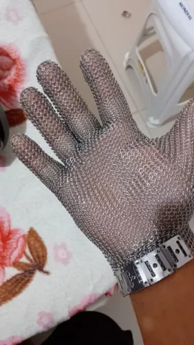 Luvas de aço