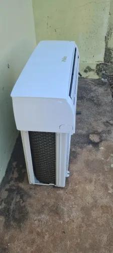 Vendo ar condicionado semo-novo de 09 000 btus inverter só frio.