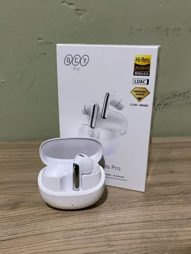 QCY MeloBuds Pro Branco + Case de Carregamento - Apenas Um Lado
