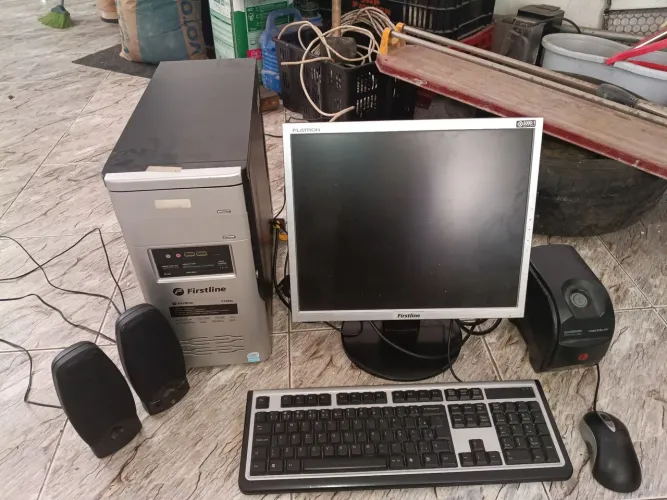 Computador FirstLine 