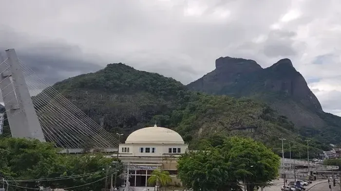 Sala Comercial Duplex no Largo da Barra da Tijuca - Rio de Janeiro - RJ