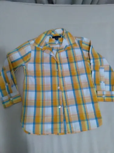 Camisas infantil marca Tommy e zara