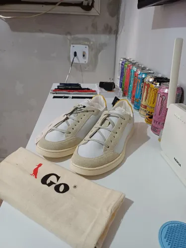 Tenis da reserva original nunca usado com o lacre ainda tamanho 42