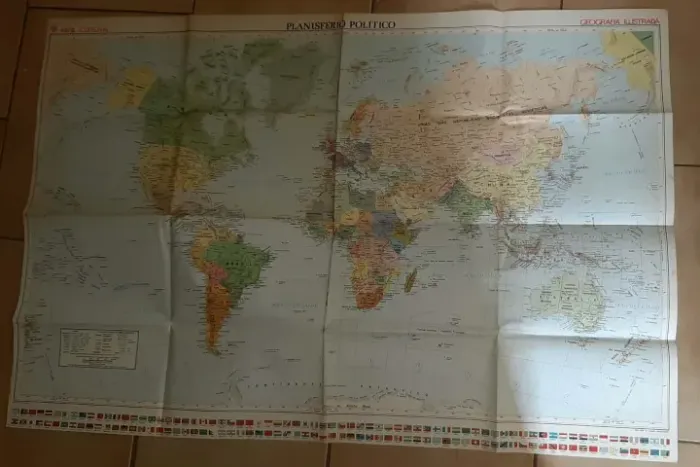 Planisfério Político Abril Cultural 1972