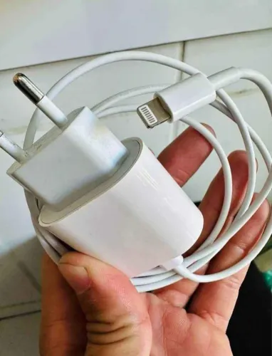 Carregador iPhone turbo 20W original Apple