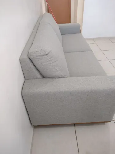 Sofá semi-novo da Atlântida móveis
