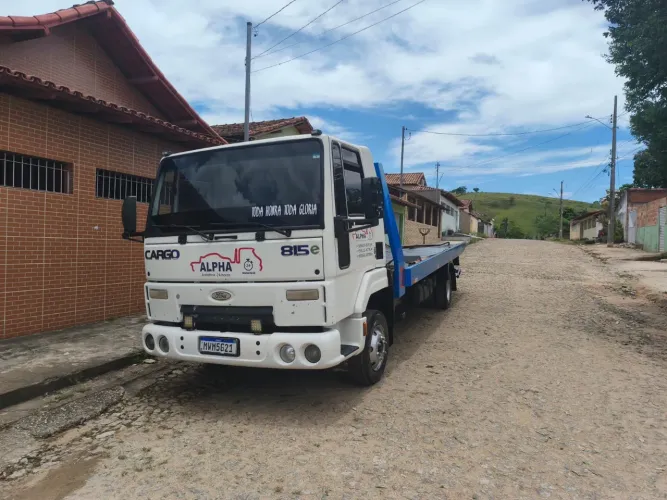 CAMINHÃO GUINCHO PLATAFORMA FORD CARGO 815