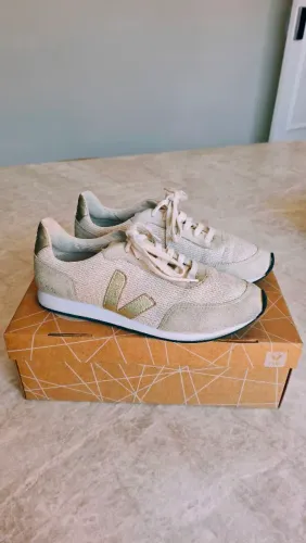 Tênis Vert ( veja ) Arcade Juta Natural Sable Gold n40