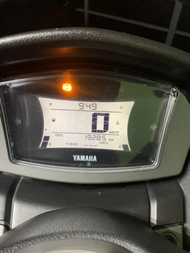 MOTO MUITO BEM CUIDADA SOU ÚNICO DONO, ANO 2020 MODELO 2021, TODAS AS REVISÕES FEITAS
