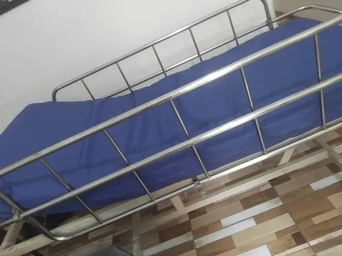 Cama hospitalar com colchão
