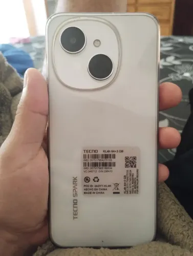 Celular tecnos KL4h 64gb