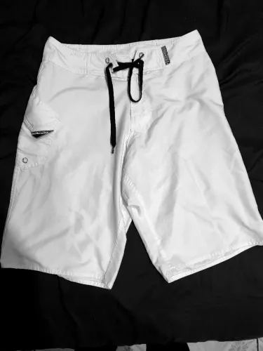 Bermuda masculina volcom original tamanho 38 estado de nova