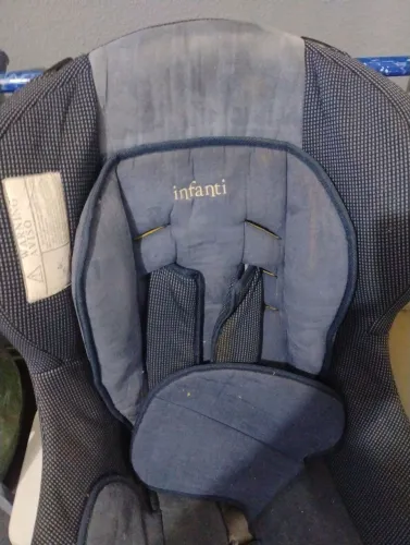 Cadeirinha pra carro azul