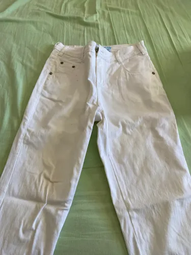 Vendo calça jeans 25,00