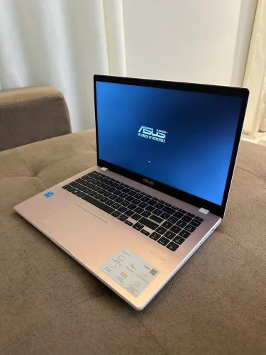 ASUS vivobook Go 15 4GB RAM, 128GB, 15,6 polegadas, rosa, Windows 11