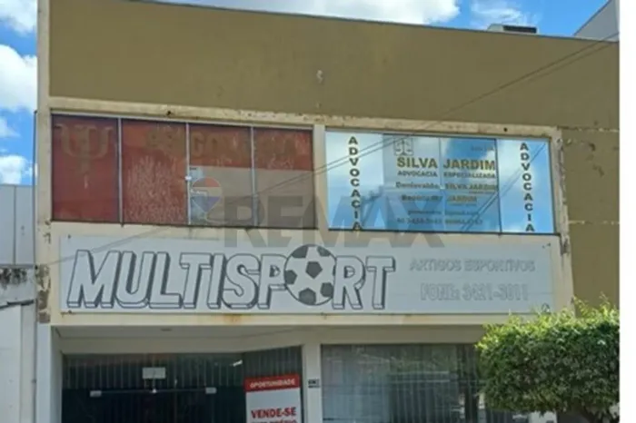 "Prédio Comercial Moderno no Centro de Rondonópolis"