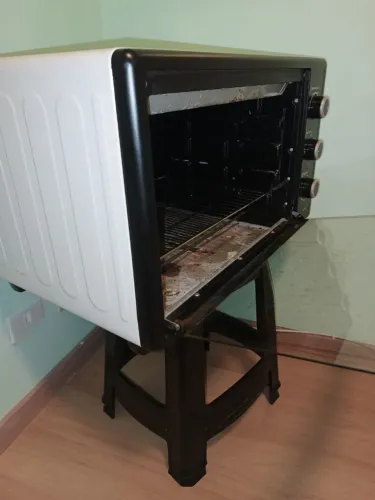Forno elétrico 1800w 127v com defeito