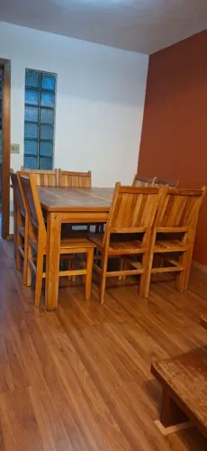 Mesa de Jantar Quadrada de Madeira Maciça Peroba Rosa 1,40x1,40 Acompanha 8 Cadeiras.