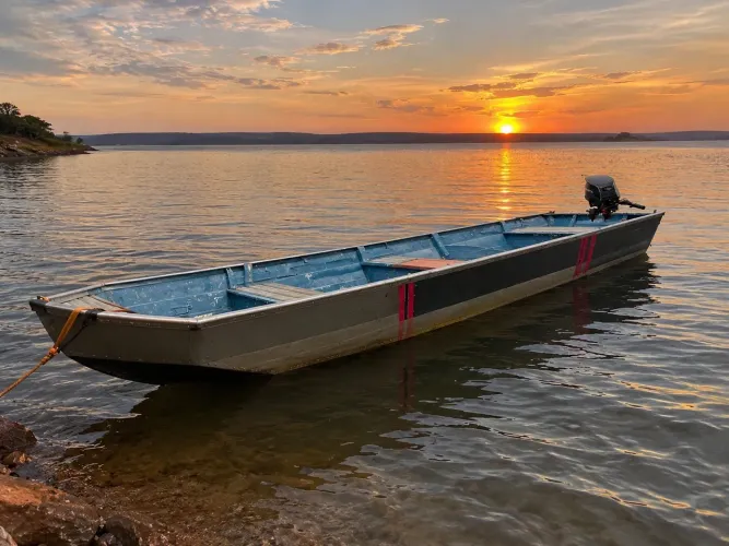 Canoa completo com motor tohatsu 18 hp popa