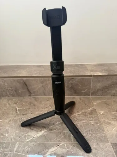 Gimbal estabilizador Zhiyun Smooth XS para celular com tripé
