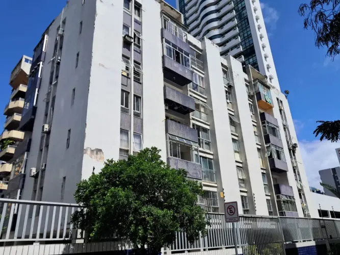 Excelente apto, domingos Ferreira 140m2, 5 andar, 3 qts 1st , 2 elevador.