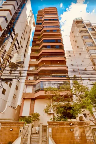 Apartamento c/ 250 m² - 04Q - sendo 03 suítes - 02 vagas de garagem no Setor Bueno - Goiân