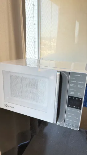 Micro-ondas Electrolux 23L Branco Efficient ME23B