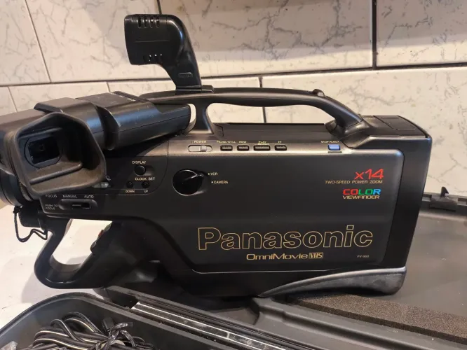 Filmadora Panasonic ominimove PV 950 14x zoom + maleta leia a descrição do anúncio 