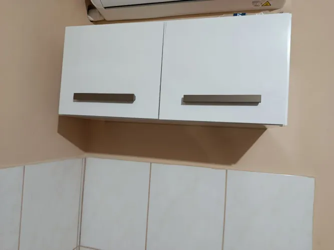 Vendo dois armários aéreos novos e em excelente estado de conservação 