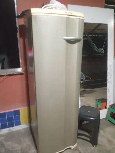 Vende-se freezer
