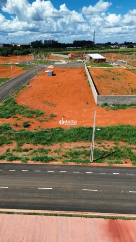 Terreno disponível para venda no bairro Novo Mundo em Uberlândia MG