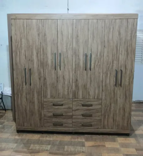 VENDO ESSE GUARDA ROUPA DE CASAL.