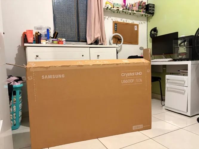 TV Samsung 50" Nova na Caixa - Nunca Usada