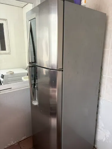 Geladeira em funcionamento