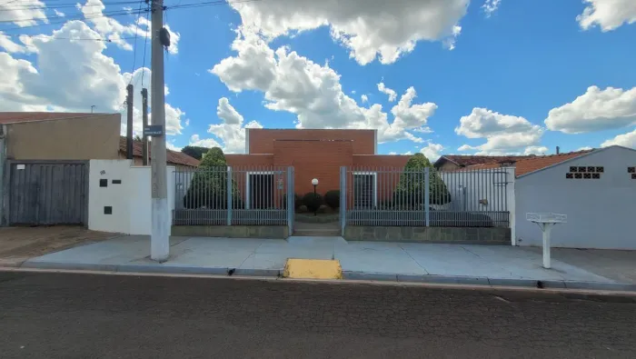 Sala Comercial para Venda em São Manuel, Centro, 2 dormitórios, 2 banheiros