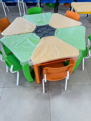 Mesa e cadeira escolar vários tipos