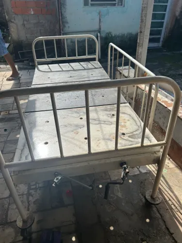 Vendo cama hospitalar 