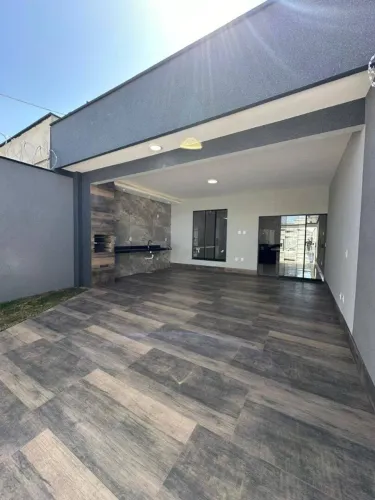 Casa Térrea Alto Padrão - 3 Quartos - St. Amendoeiras (10min do Flamboyant)