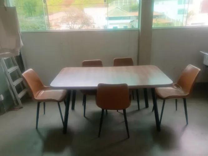 Mesa 6 cadeiras