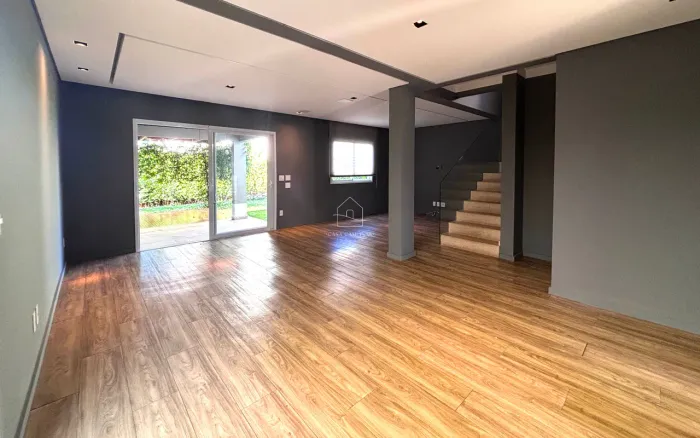 Casa de Condomínio com 4 Quartos para alugar, 185m² - Bairro das Palmeiras