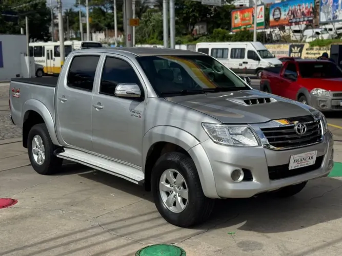 Toyota Hilux CD SRV D4-d 4X4 3.0 TDI Diesel AUT 2012