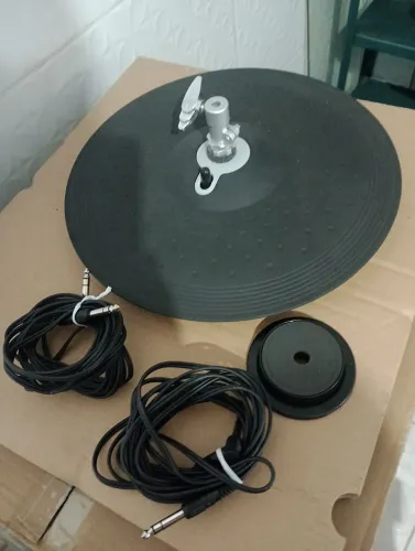 Hi Hat Yamaha RH135 novíssimo 