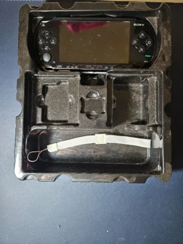 PSP Fat | Desbloqueado 64 gb | Leitor Funcionando | com Berço | Sem Carregador e Bateria